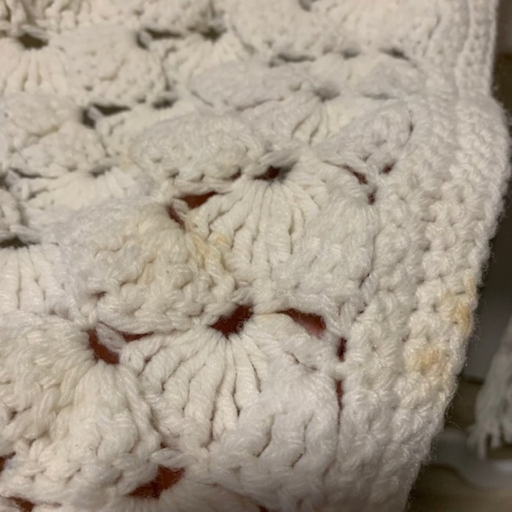 Vintage Hand Crocheted Shell Pattern Cape Shawl F… - image 4